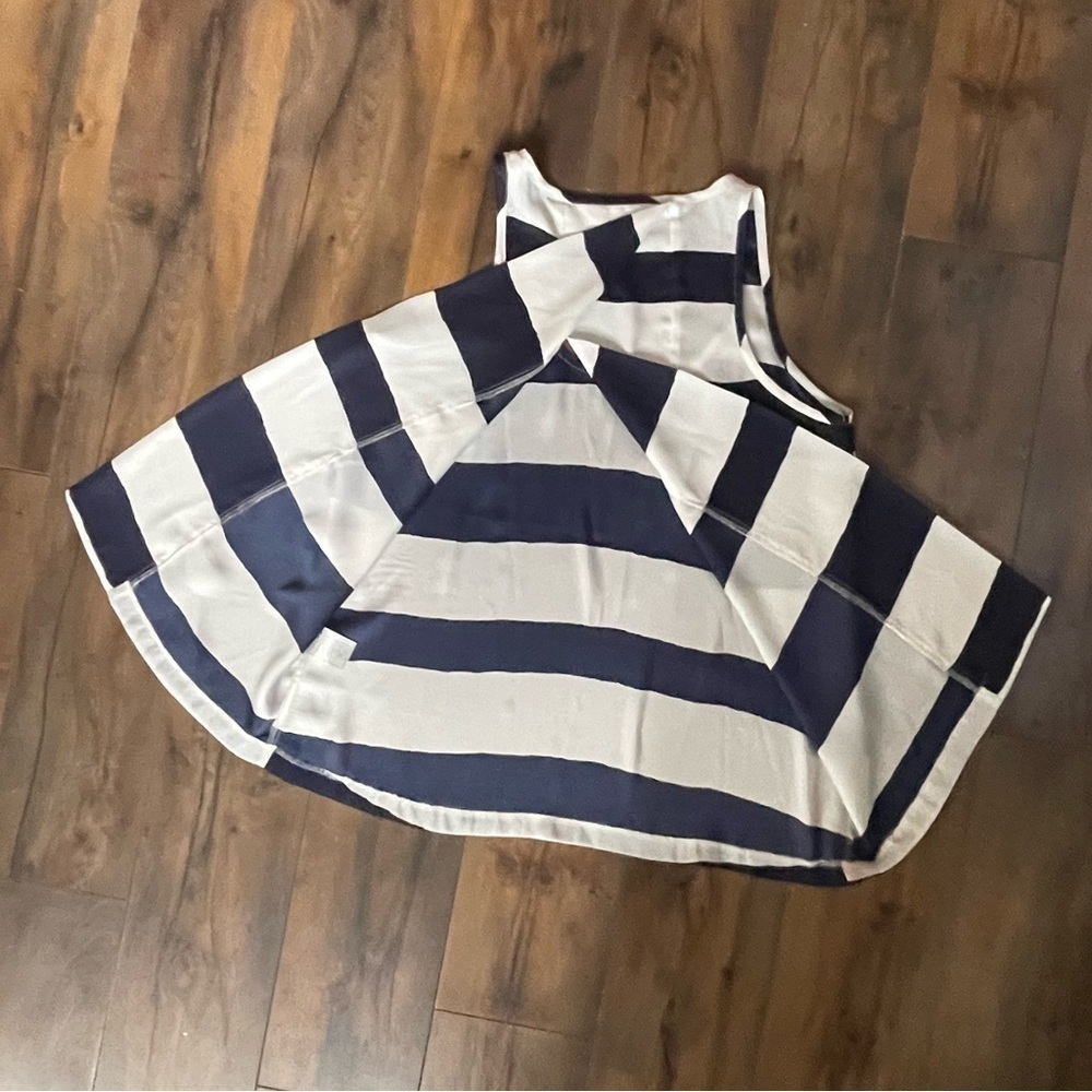 Jack Scoop Neck Stripe Tank Top Blue White
Small - Picture 11 of 12